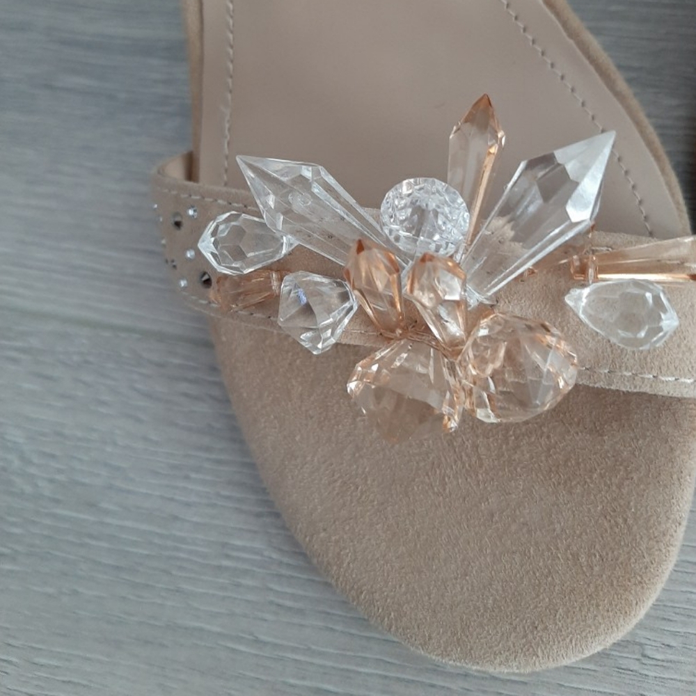 Sandals - Picture 2 of 4